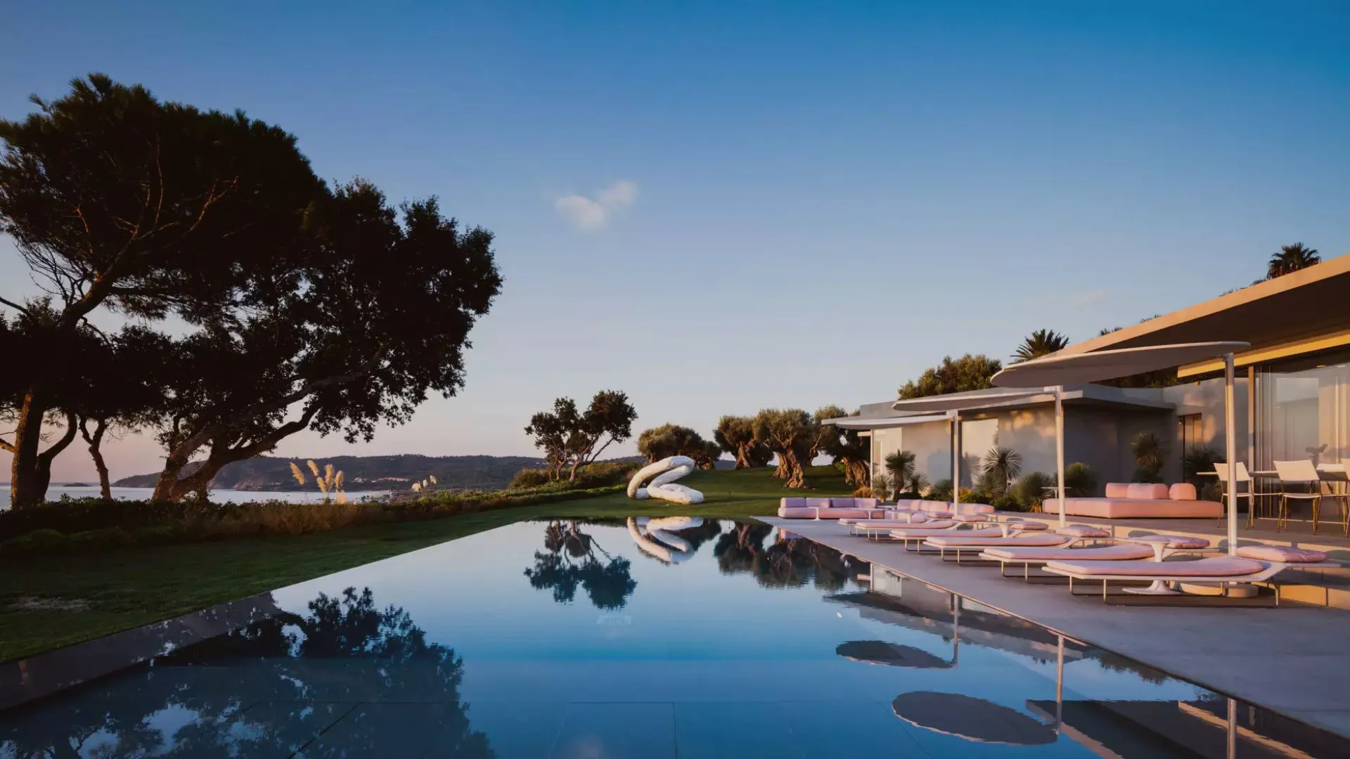 Butlerista luxury concierge — villa de luxe avec vue panoramique